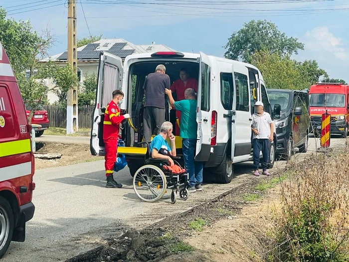 Descoperit un centru nelicenciat în Olt: 27 de persoane vulnerabile preluate din casa unui bărbat din Mihăești