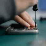 PIRG: iPhone, cel mai greu de reparat smartphone; Motorola, cel mai ușor