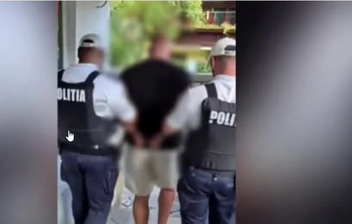 Hackerul român „Virus”, condamnat în SUA, reținut la Sinaia cu plăcuțe schimbătoare și acte false
