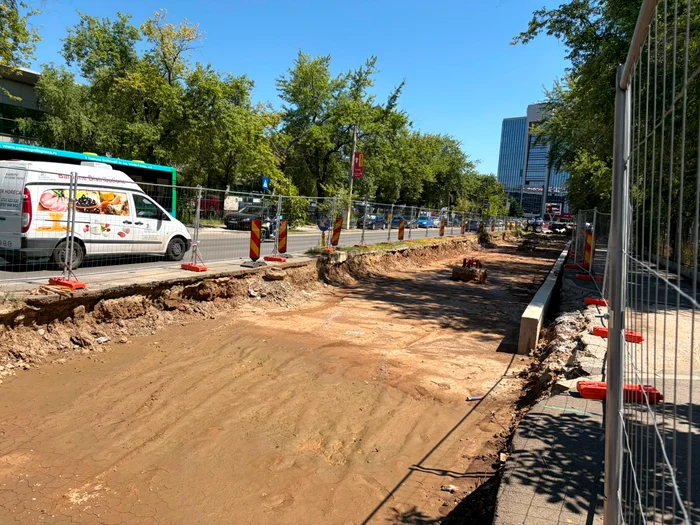 Șantierul noii linii de tramvai pe Dimitrie Pompeiu: excavații aproape finalizate, termenul de martie 2027 rămâne incert