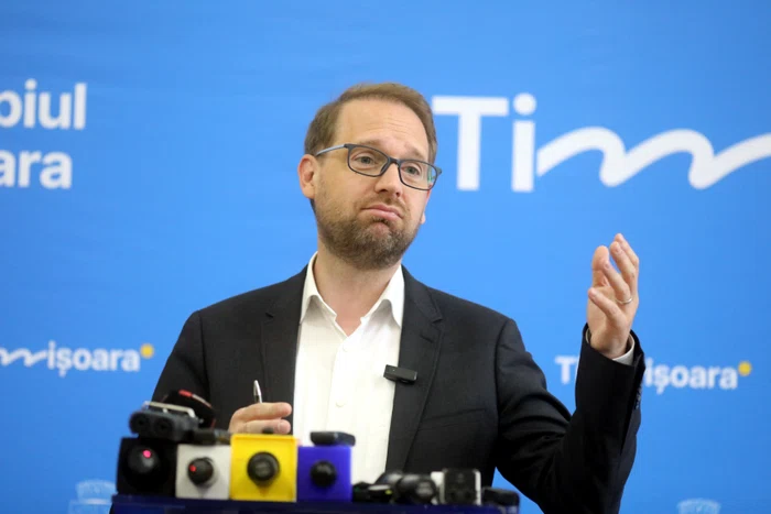 Dominic Fritz: „Bună dimineața. Tot nu votăm un guvern PSD” — reacție după decizia CCR
