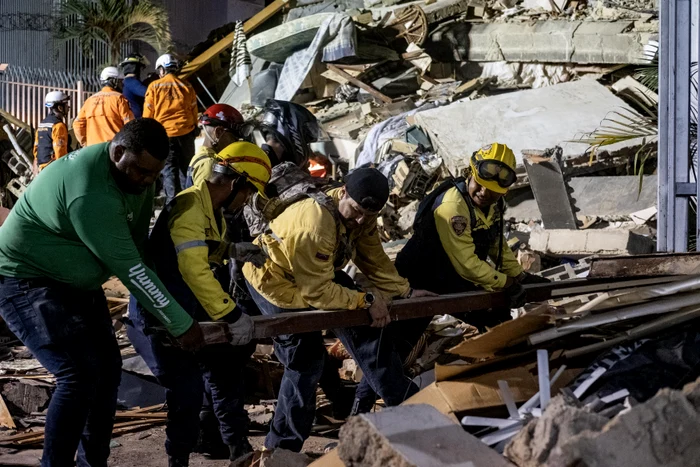 Bilanţul seismelor din Venezuela urcă la 6.438 de victime; mii de oameni trăiesc în tabere