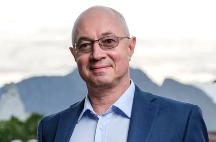 Nicușor Dan își exprimă recunoștința și durerea după decesul matematicianului Florian Luca