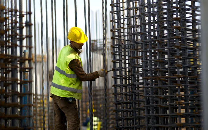 Medic oncolog pediatru din Tulcea muncește în construcții pentru că nu i se recunoaște dreptul la liberă practică
