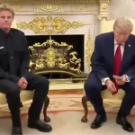 Trump surprins cu o fișă de notițe la Casa Albă în timpul întâlnirii cu un tânăr salvamar