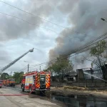 Incendiu puternic în apropierea Rafinăriei Lukoil din Ploiești; autoritățile au emis RO-Alert