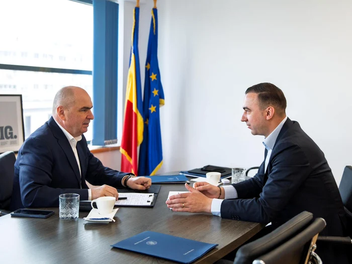 Ilie Bolojan îl acuză pe Bogdan Ivan de alarmism după notificările pentru mari consumatori industriali