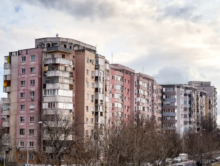Primăria Sectorului 2 va cumpăra apartamente de pe piaţa liberă pentru a le transforma în locuinţe sociale