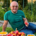 Emil Boc, mândru de primele roșii din grădină: „Niciun magazin nu oferă această satisfacție”