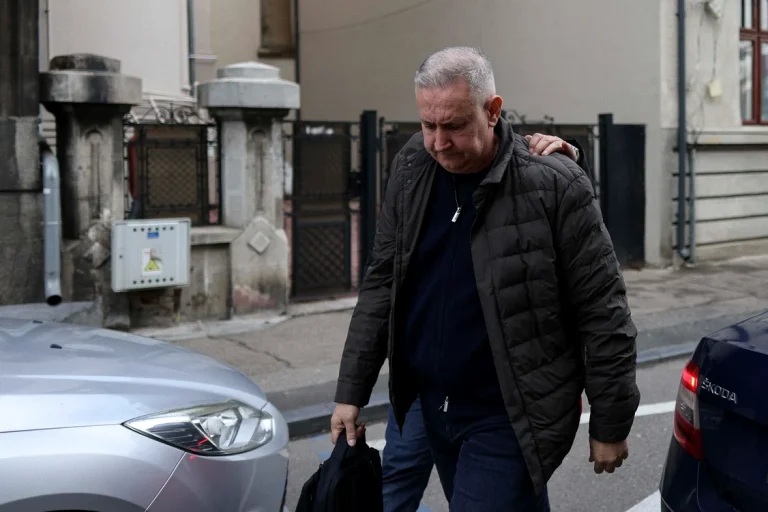 Directorul ARR trimis în judecată după ce anchetatorii au găsit 500.000 de euro în cutii de pantofi