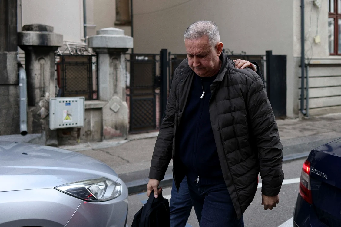 Directorul ARR trimis în judecată după ce anchetatorii au găsit 500.000 de euro în cutii de pantofi