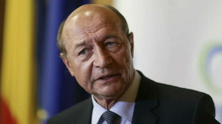 Băsescu: Nicuşor Dan blochează Legea salarizării; jalonul din PNRR, în pericol