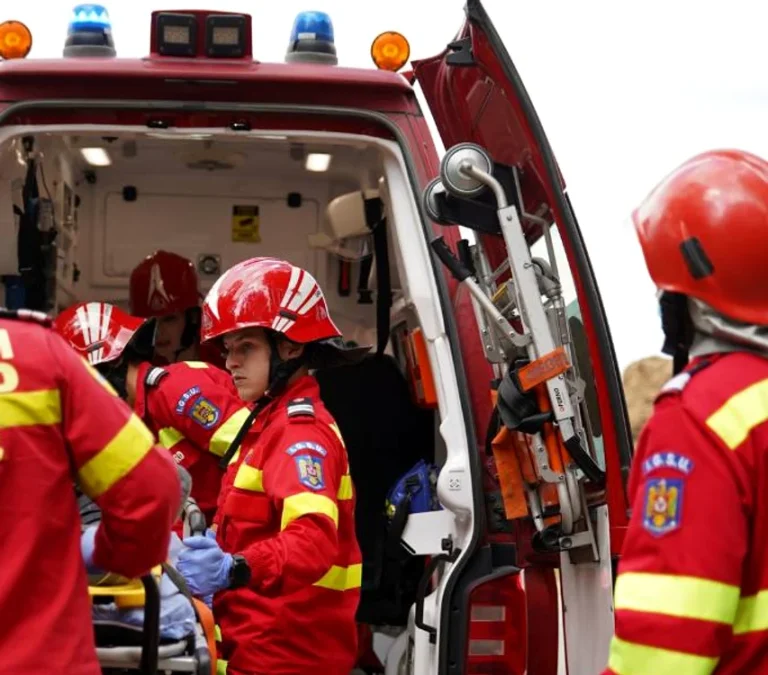 Accident pe DN1F între Cluj-Napoca și Zalău: un stâlp de electricitate doborât, o persoană rănită