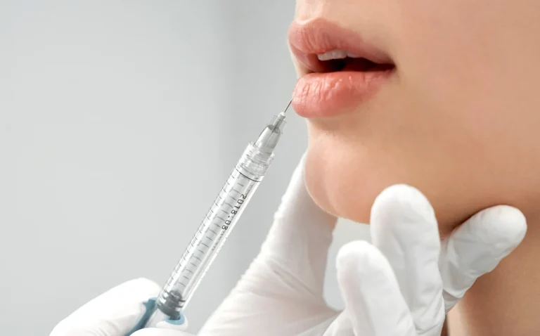 Femeie reținută la Oradea după ce ar fi injectat acid hialuronic fără autorizație