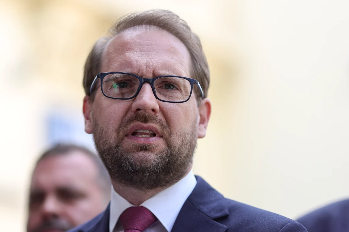 CCR: Amendamentul Fritz este constituțional pentru că „încheie un mandat a cărui integritate a fost afectată”