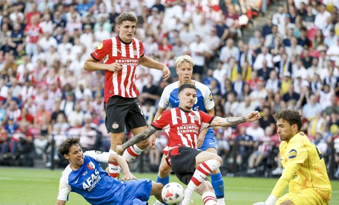 AZ Alkmaar învinge categoric: 4-0 cu PSV în Supercupa Olandei, Dennis Man schimbat la pauză