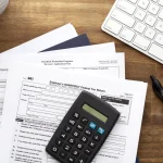 UE adaptează taxarea la economia digitală: schimbări în TVA, impozit minim şi schimb de informaţii