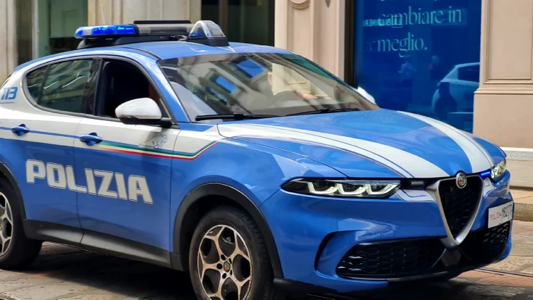 O fată de 14 ani a cerut ajutor prin semnalul internațional: un român, arestat pentru tentativă de agresiune sexuală la Roma