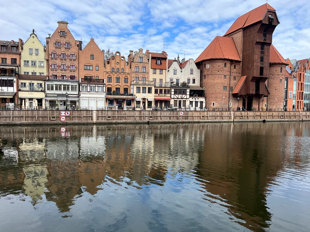 Gdańsk: oraș medieval cu peste 1.000 de ani, canale, faleză și istorie puternică