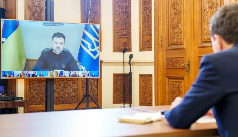 Nicușor Dan participă prin videoconferință la reuniunea „Coaliției Voluntarilor” pentru Ucraina