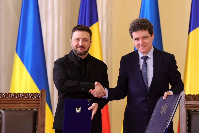 Nicuşor Dan elogiază curajul şi rezilienţa ucrainenilor de Ziua Independenţei Ucrainei