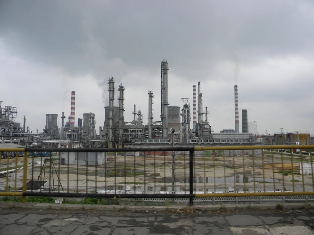 Petrotel-Lukoil intră în insolvență pentru protejarea rafinăriei de la Ploiești