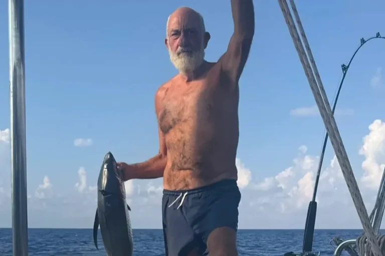 Om de afaceri spaniol dispărut în Marea Ionică după ce a căzut peste bord; soția a rămas trei zile singură pe velier