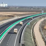 Șofer de 86 de ani, prins pe contrasens pe Autostrada A7; amendă și suspendare a permisului pentru 120 de zile