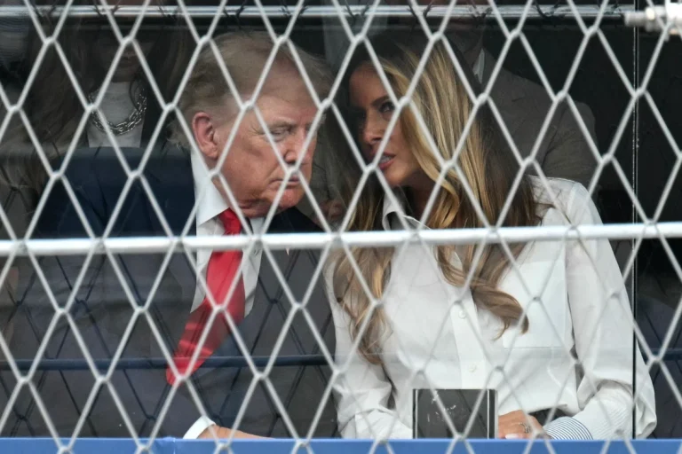 Un schimb tensionat între Donald şi Melania Trump, analizat de experţi în limbaj corporal