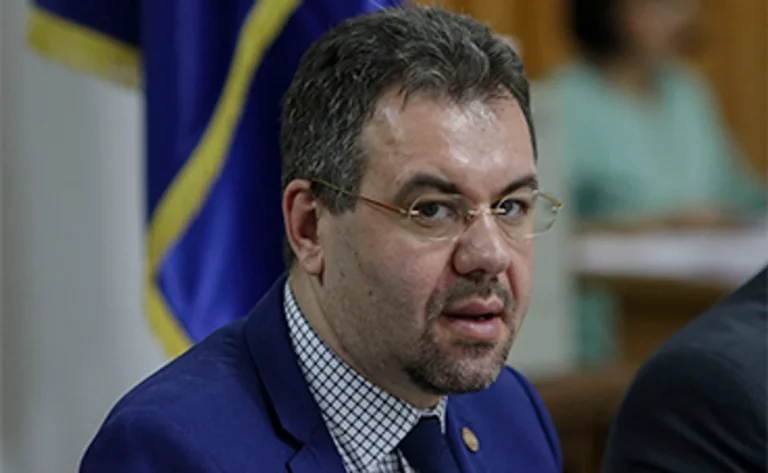 Băncile centrale, provocate de extinderea rapidă a inteligenței artificiale, avertizează oficialii BNR