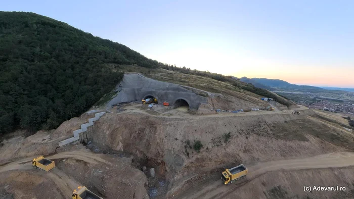 Lucrări nocturne și de weekend la tunelurile Autostrăzii Sibiu–Pitești: cum se remodelează intrarea în Defileul Oltului
