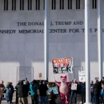 Trump amenință cu demolarea Centrului Kennedy în disputa pentru redenumire și renovare