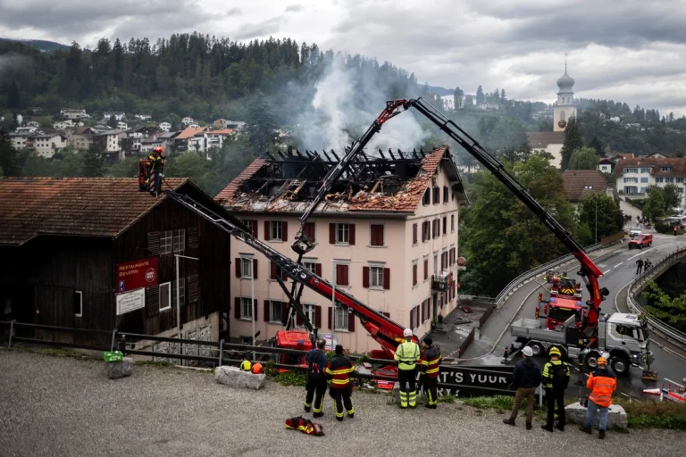 Doi cetăţeni români şi-au pierdut viaţa în urma incendiului din Thusis, Elveţia, anunţă MAE