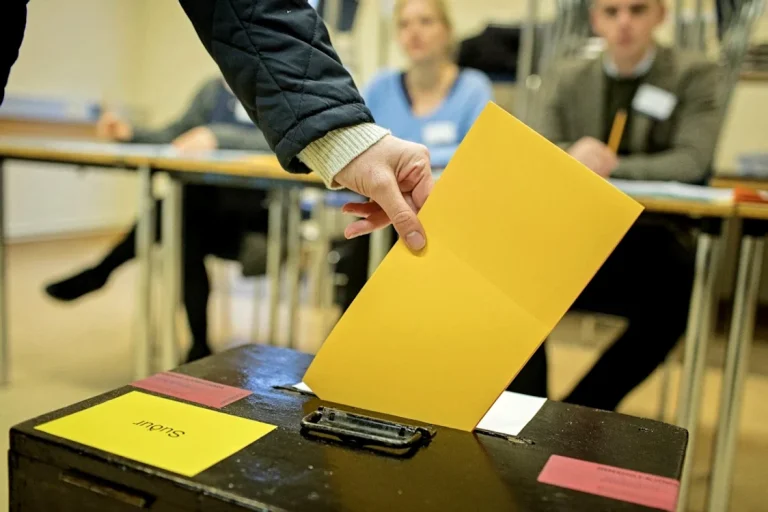 Islanda votează pentru reluarea negocierilor de aderare la UE: referendum decisiv după 13 ani