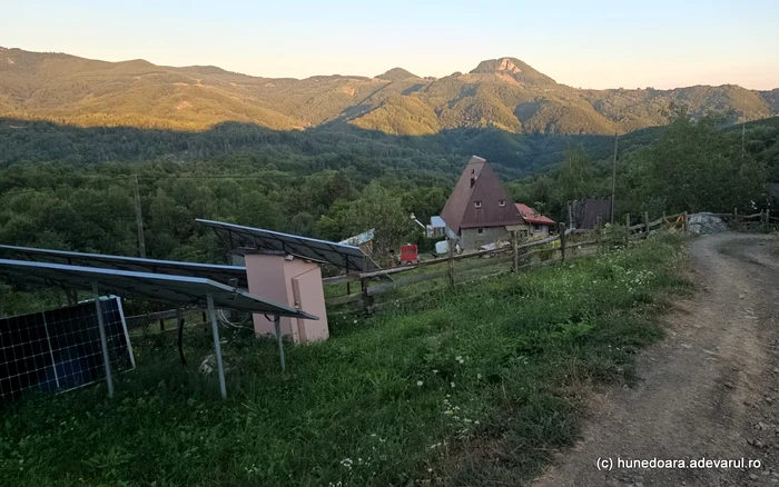 Sate montane aproape părăsite, repopulate de familii tinere — mulți din rândul adventiștilor aleg viața la țară