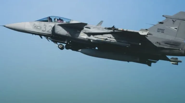 Panică în Ungaria: un bărbat a furat un avion ușor și a zburat spre centrala nucleară de la Paks