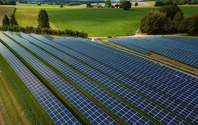 Percheziții în Dâmbovița în dosarul furtului de cabluri din parcuri fotovoltaice din trei județe