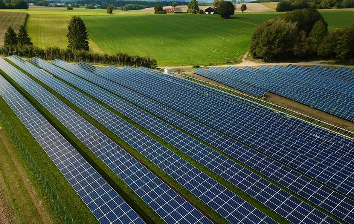 Percheziții în Dâmbovița în dosarul furtului de cabluri din parcuri fotovoltaice din trei județe