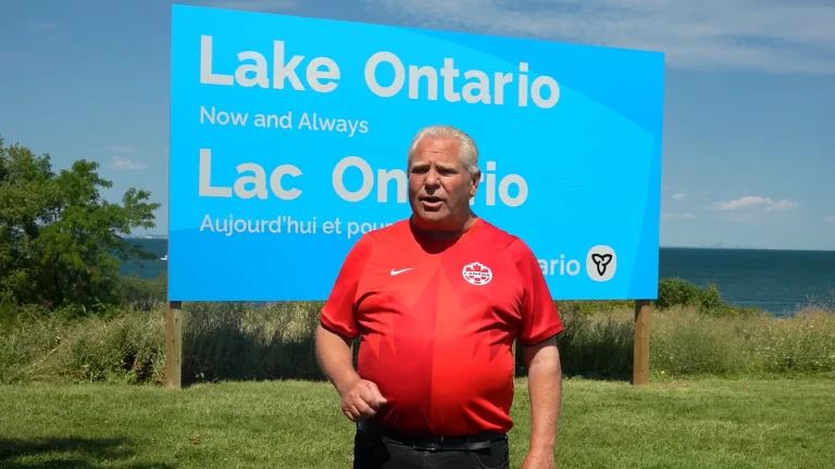 Premierul Ontario amplasează un panou uriaș după cererea lui Trump de a redenumi Lacul Ontario „Lacul America”