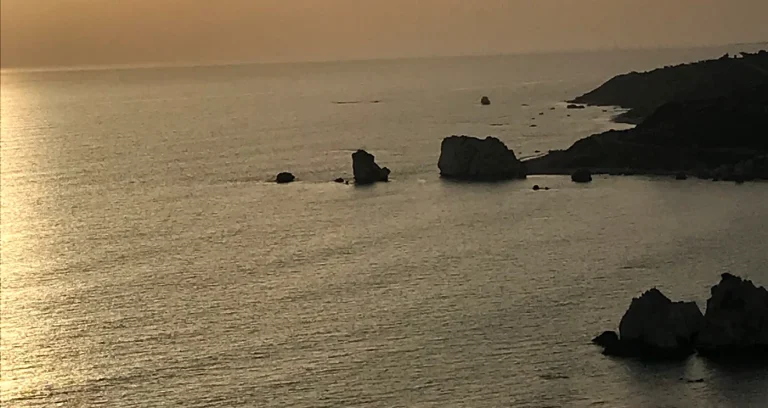 Un feribot cu circa 270 de persoane la bord s-a scufundat în largul coastei de nord a Ciprului