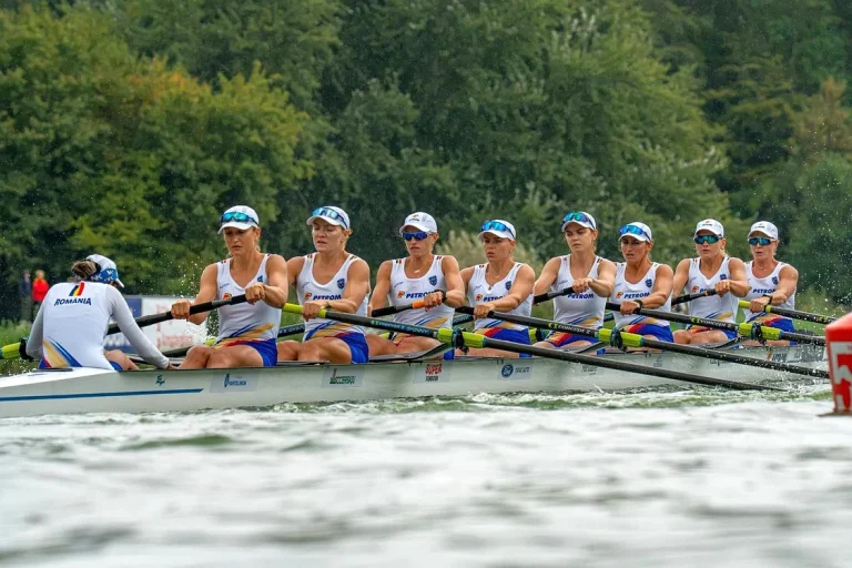 Echipajul feminin de 8+1 al României, campion mondial la Amsterdam şi autor al unui record mondial