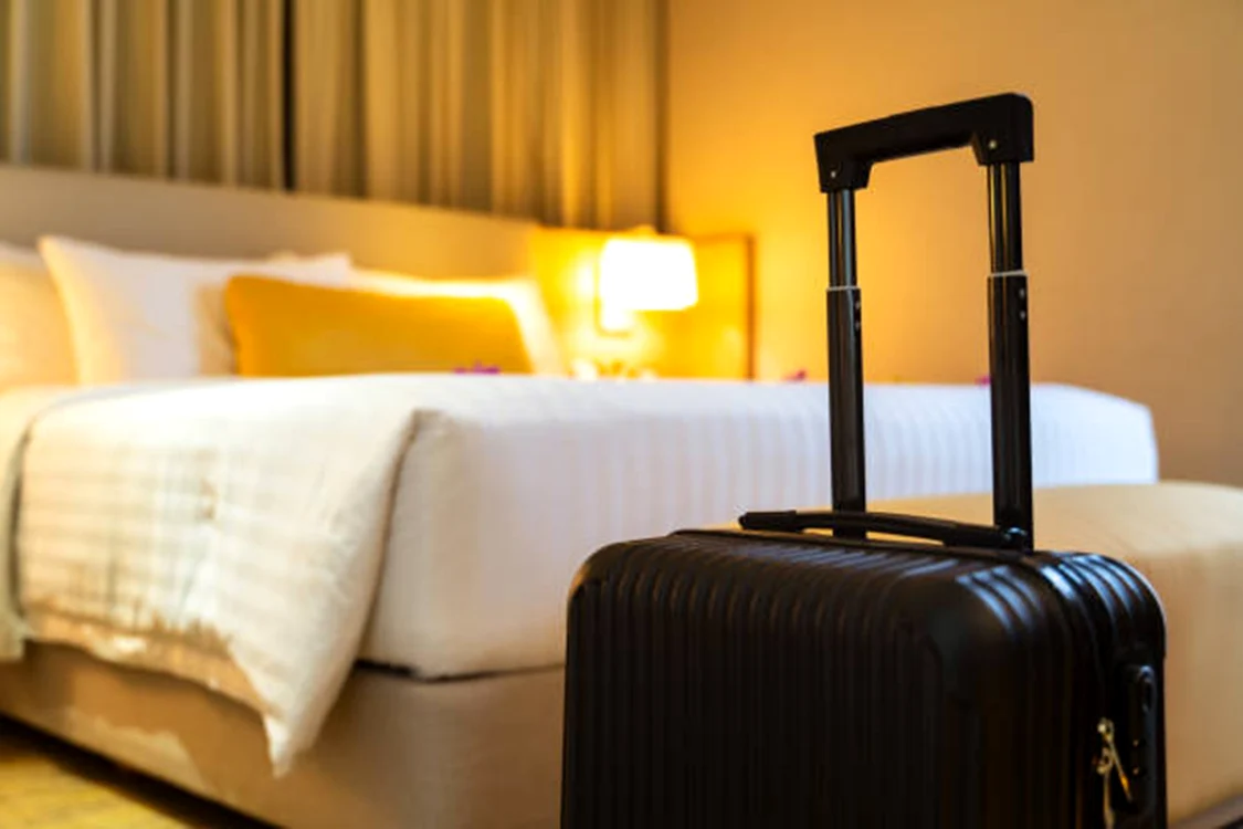 Turist părăsește un hotel de cinci stele din Miami Beach după ce i s-a cerut să vorbească și să râdă mai încet
