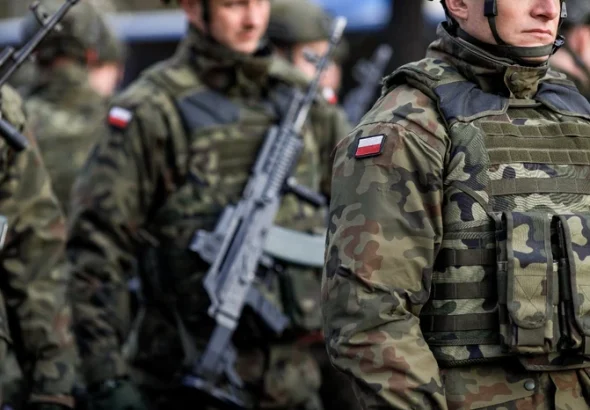 Polonia reorganizează batalioanele: mai puține blindate, mai multe unități cu drone