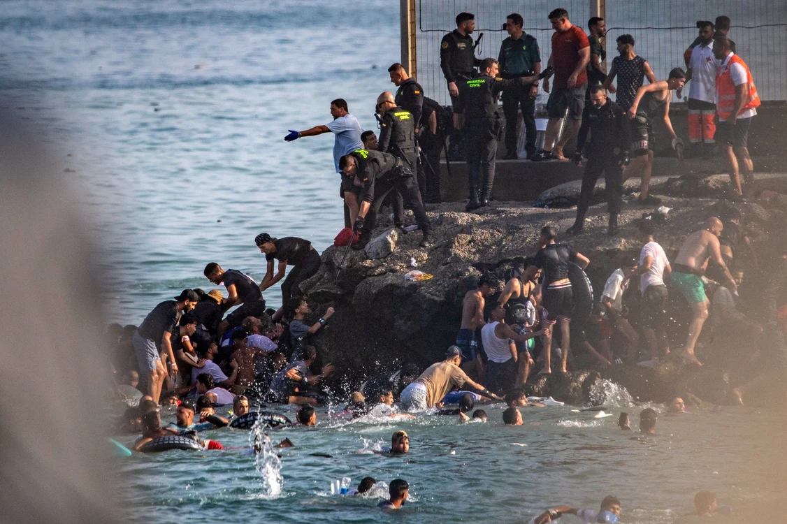 Sánchez acuză Israelul și Rusia că au răspândit dezinformări despre criza migranților din Ceuta