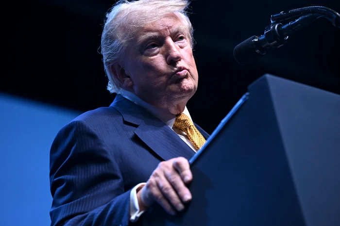 Trump îl critică pe industria petrolieră: „Fac prea mulți bani” pe fondul scumpirii benzinei