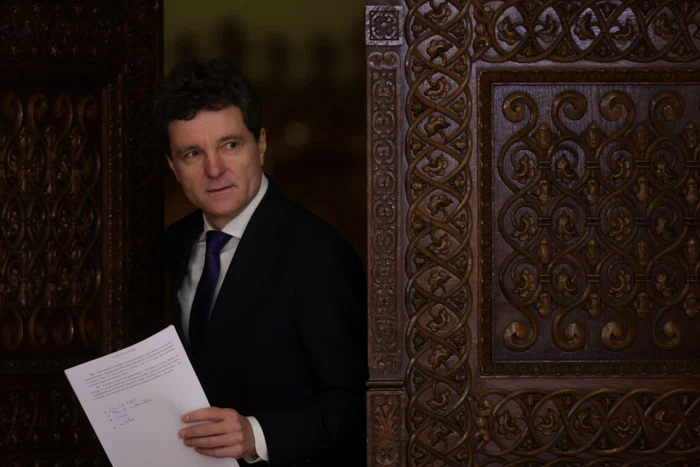 Nicușor Dan a promulgat două legi: reducere acciză la motorină și prelungire TVA redus pentru locuințe