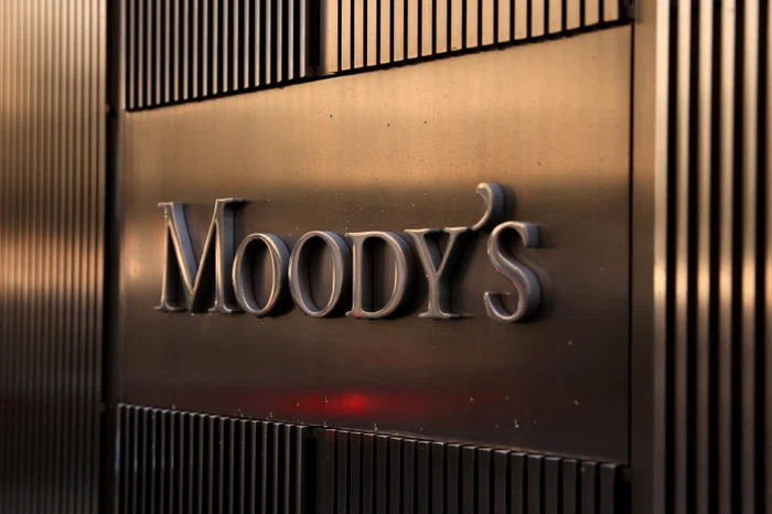 Fitch păstrează ratingul României la BBB- cu perspectivă negativă. Ce arată raportul și ce urmează vineri la Moody's