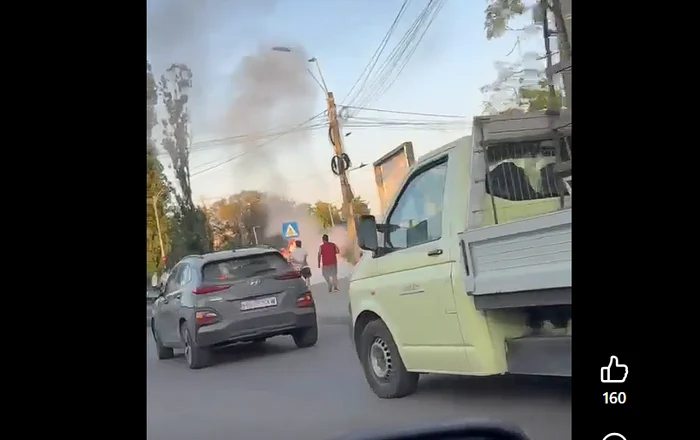 Bărbat din Deva, transportat la spital după ce și-a dat foc în stradă; polițiștii rutieri l-au salvat cu stingătoare
