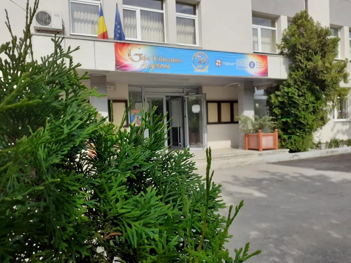 Zeci de dosare respinse la detașarea directorilor în Argeș; multe posturi încă vacante