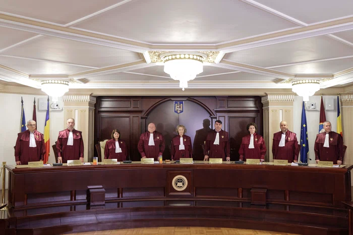 Controverse pe Legea ANI: USR cere CCR să verifice două amendamente, PSD acuză că sunt în pericol 771 mil. euro din PNRR